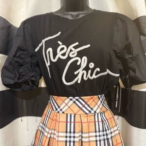 Karl Lagerfeld Black Tee with White 'Très Chic' Design